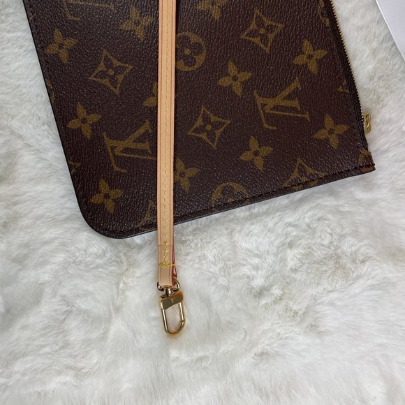 Louis Vuitton NWT New Neverfull Wristlet Clutch Brown Monogram Canvas LV - Picture 5 of 11